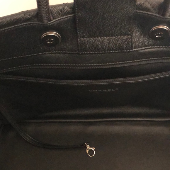 CHANEL Caviar Tote with Exotic Handles - Picture 8 of 16